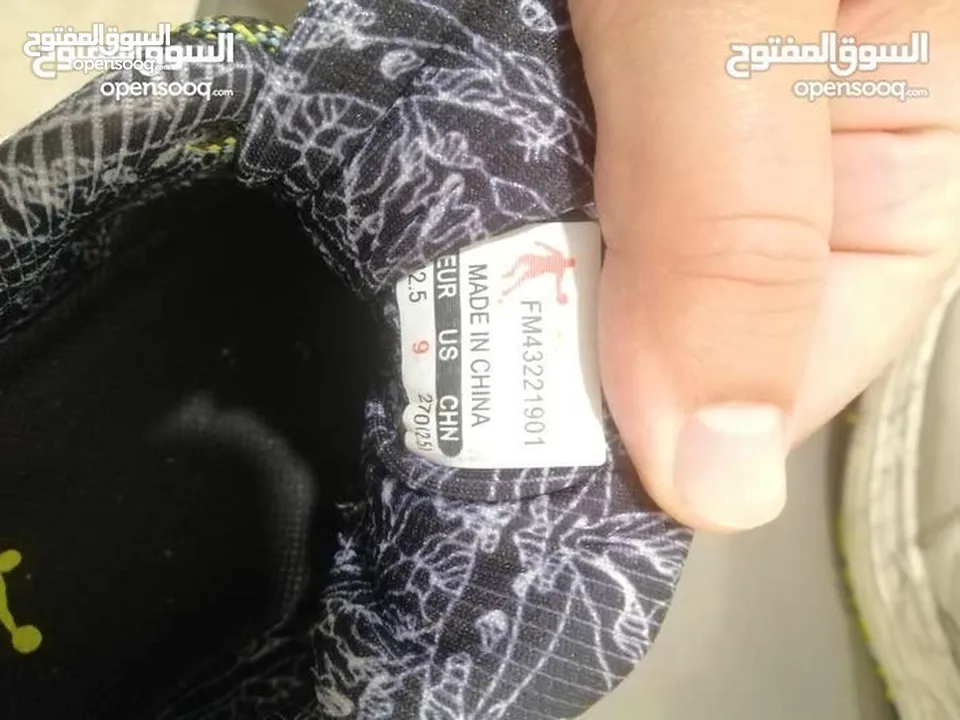 حذاء رياضي اصلي نوع hoka نظيف جدا كأنه مش ملبوس نمرة 42 نعل فوم بسعر 15 د نهايته