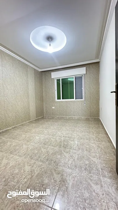 شقة للبيع مع مطبخ راكب الحي الجنوبي منطقة الرابية.                            ..