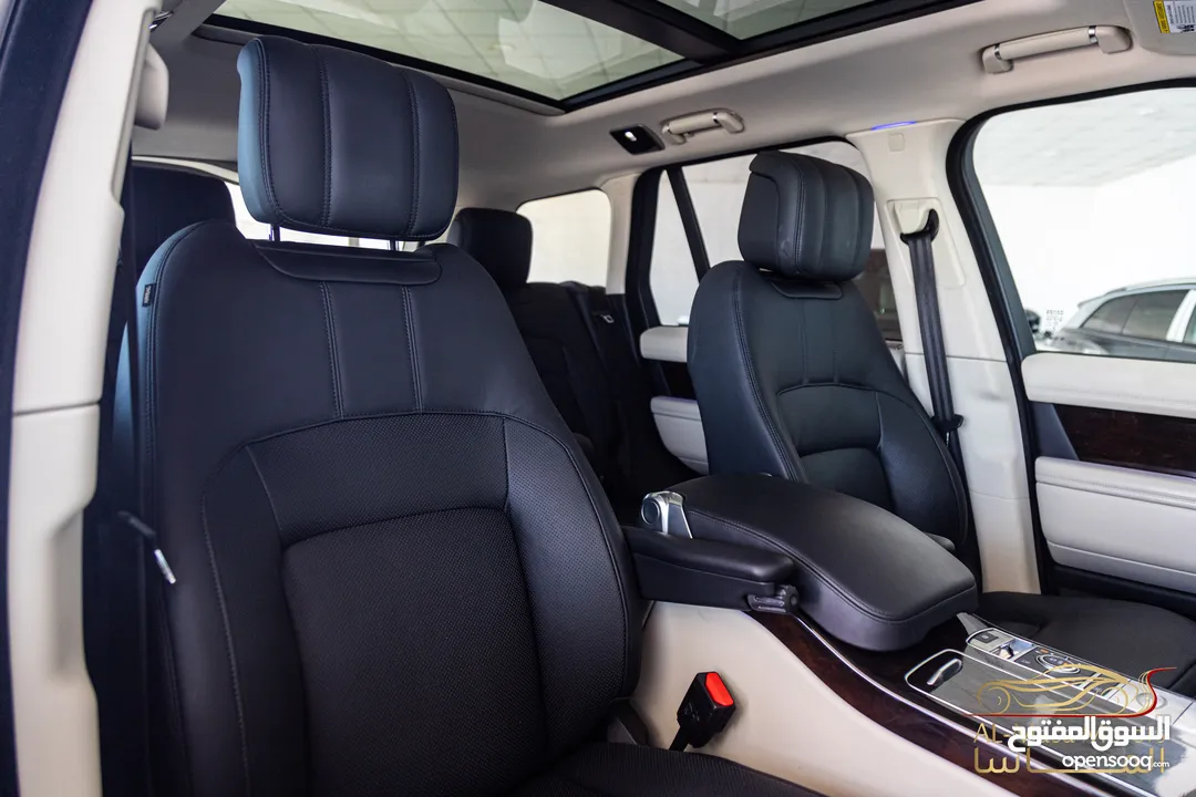 Range Rover Vogue Hse 2020 Plug in hybrid   السيارة بحالة الوكالة و قطعت مسافة 50,000 ميل فقط