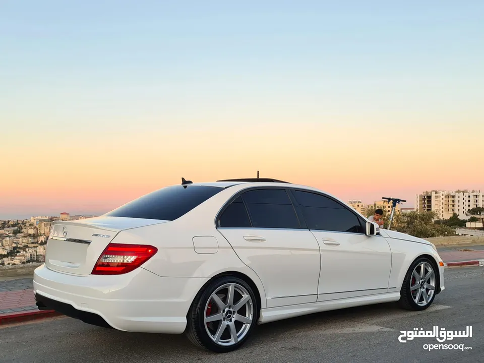 Mercedes C250 / AMG موديل 2015 فل الفل الإضافات  عداد 77000 / بحالة الوكالة  أصل AMG فل إضافات