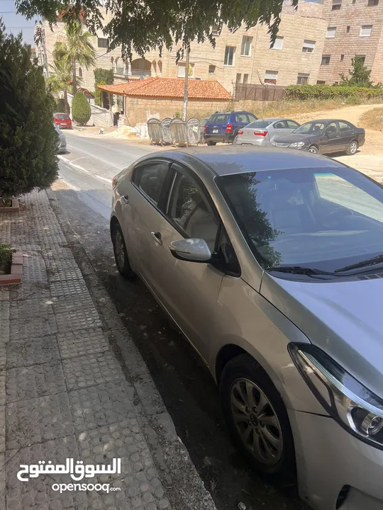 كيا K3 2018 صالون سيدان للبيع فل ما عدا الفتحه لون سيلفر