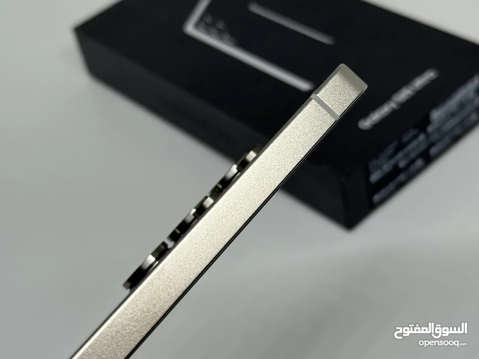 Samsung Galaxy S25 Ultra استخدام أيام مع كفر الشركة بحالة الشركة