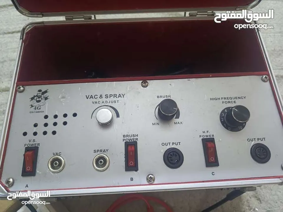 جهاز تنظيف بشرة هيدرافيشال 6 * 1 مستعمل شيء بسيط جدا بحال الوكالة مع جميع قطعه ومعظم قطعه لم تستخدم