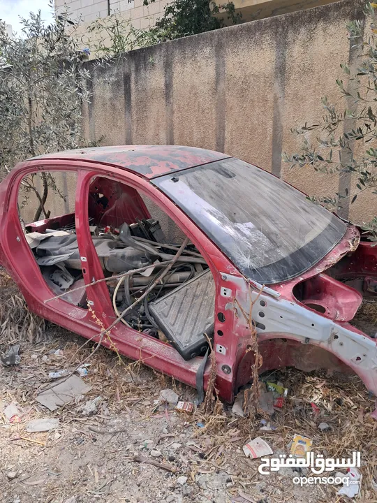 قطع غيار بيجو 206 موديل 2005 بحالة جيدة