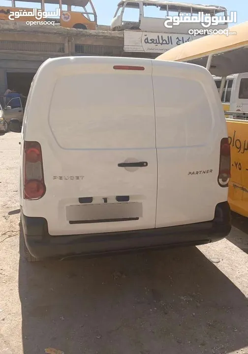 بيجو بارتنر 2014 بحالة ممتازة