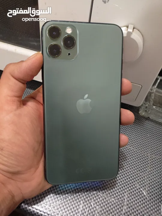 Iphone 11 pro max 256 gb battery 82 persent Display change face id not working, with cover and charg