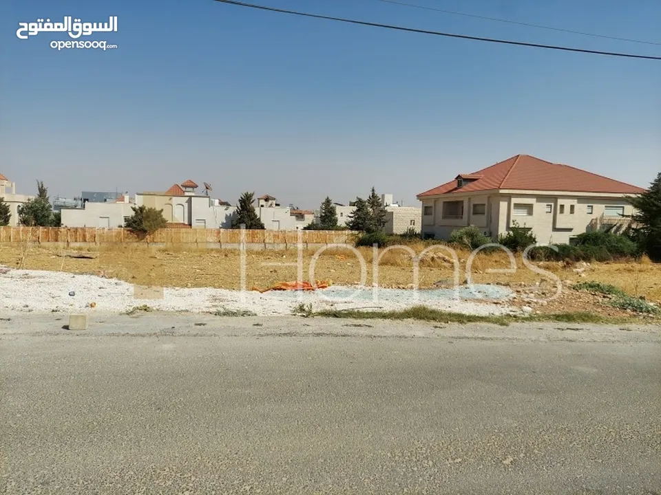 ارض تصلح لبناء فلل بمنطقة راقية جدا في عبدون للبيع بمساحة  1500م