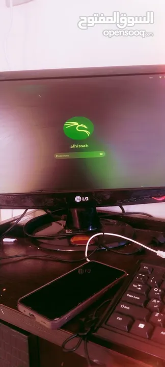 كمبيوتر مخصص للأمن السيبراني واحتياجات البرمجة – نظام Kali Linux