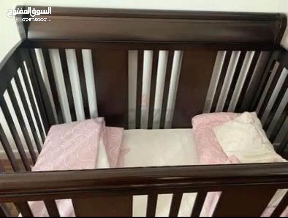 Giggles Baby crib, play pen, dresser