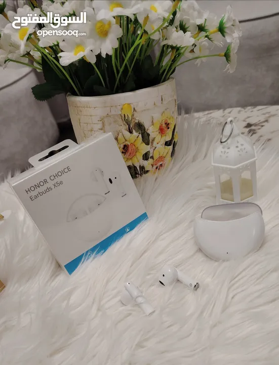 سماعات AirPods – صوت لا حدود له!   اكتشف عالمًا من الصوت النقي مع AirPods، حيث التكنولوجيا تلتق
