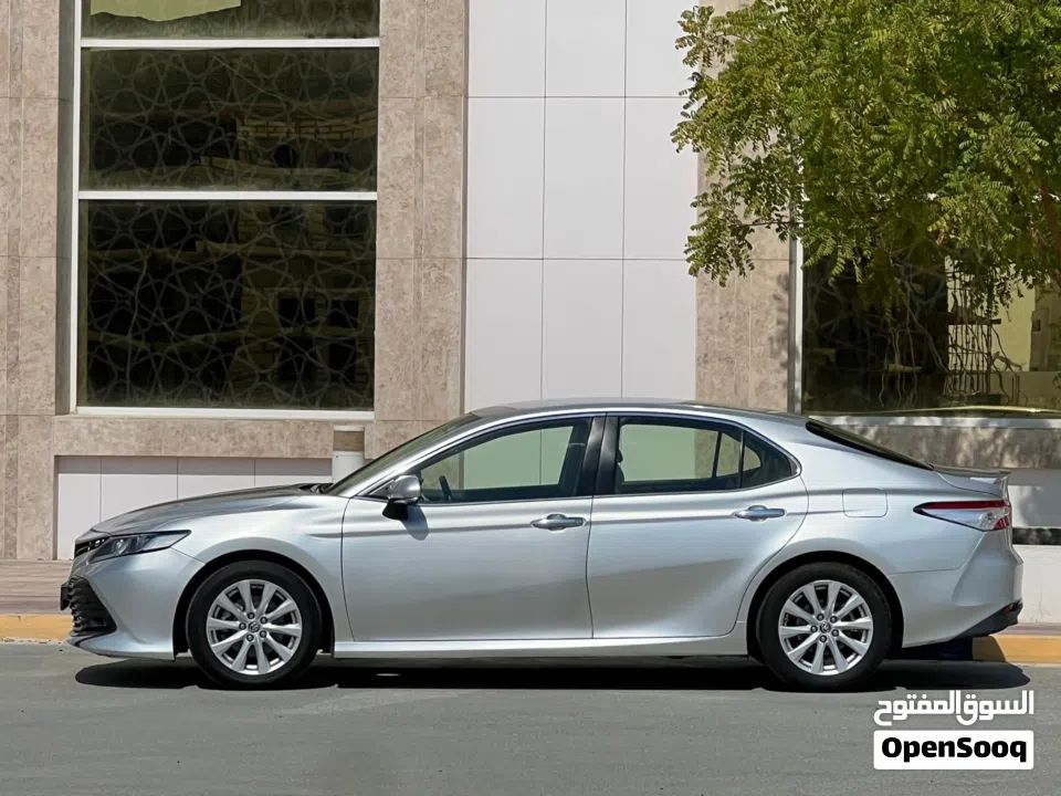 Toyota CAMRY GLE MODEL 2020 FOR SALE CLEAN TITILE