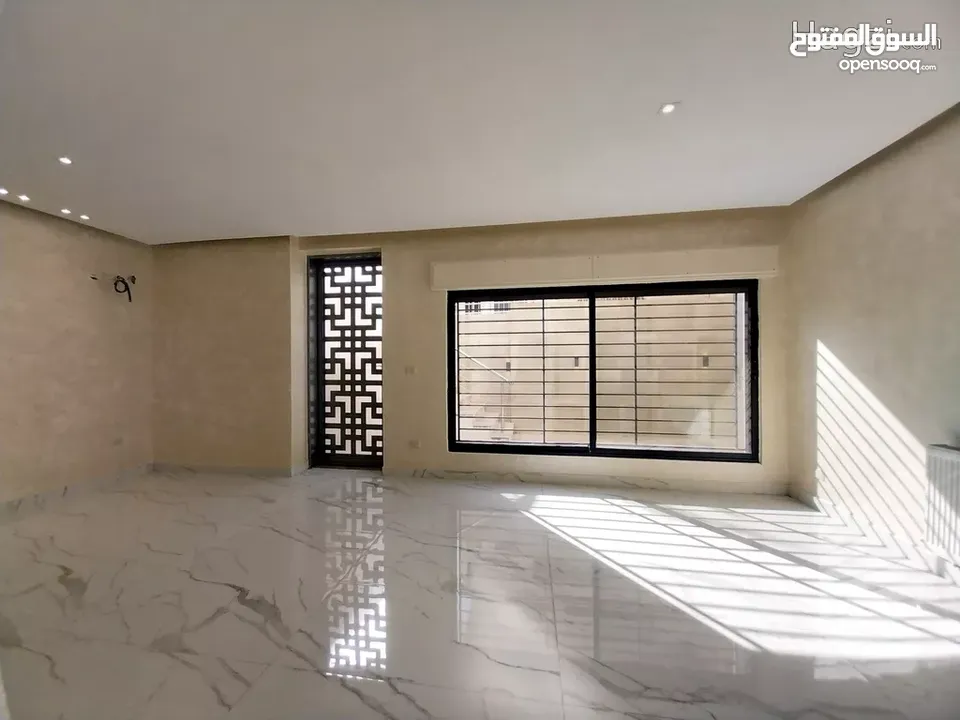 شقه للبيع في منطقه الجندويل ( Property ID : 35026 )