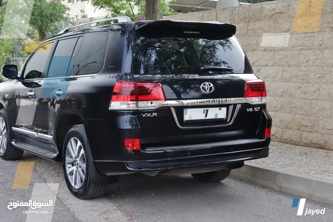 Land cruiserتويوتا لاند كروزر v8-5.7