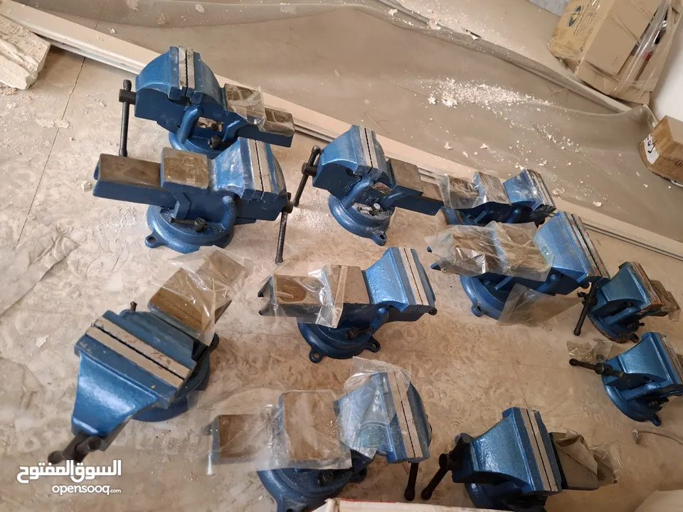 ملزمه بولاد 4 انش متحرك كما يوجد 5 نش فتحه 6 انش تفتح اي ما يعادل 10 سم12.5 سم 15 سم