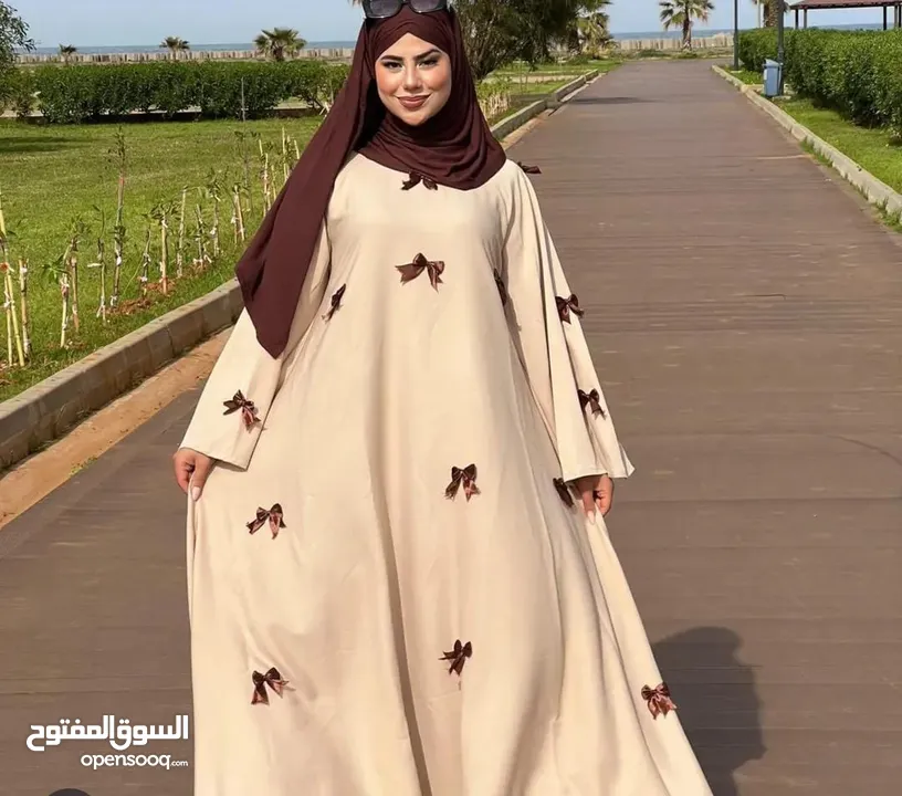 العباية الترند أو طقم تنورة وبلوزة فقط 6 دنانير التواصل واتس