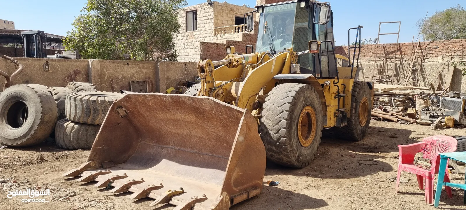 لودر للايجار cat 962 G ب الساعه 900