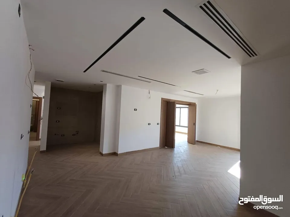 شقة فاخرة لم تسكن بعد