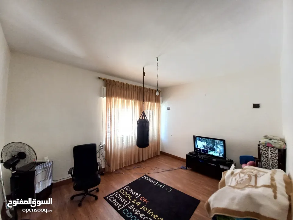 شقة غير مفروشة للإيجار 400م2 ( Property 16683 )-175107241
