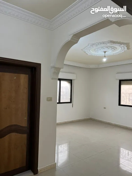 شقة فاخرة للبيع في اربد خلف مسجد المختار