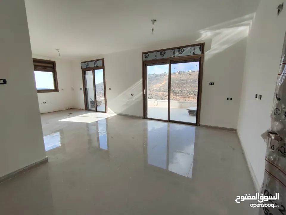 روف سوبر ديلوكس للبيع في الريحان مع إطلالة خيالية