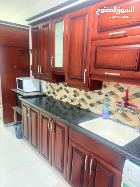 شقة مفروشة البيرة منطقة البالوع قرب مديرية الصحة