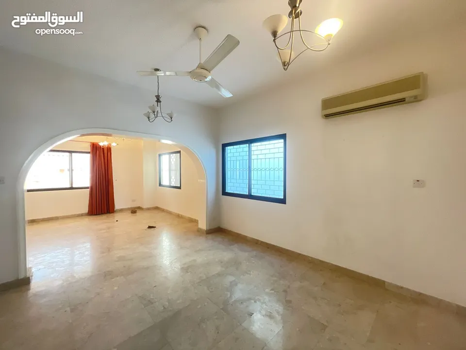 4 + 1 Maid Room Nice Villa for Rent in MSQ