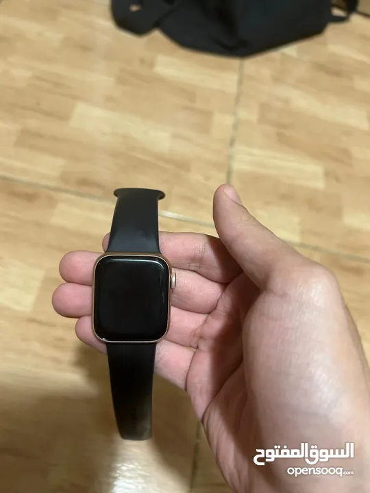 ساعة Apple Watch SE GPS ألومنيوم مقاس 40 مم (الجيل الأول)