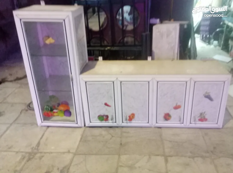 مطابخ وحده تعليق 6 ضرف بحاله جيده وحده 4 ضرف وزاويه