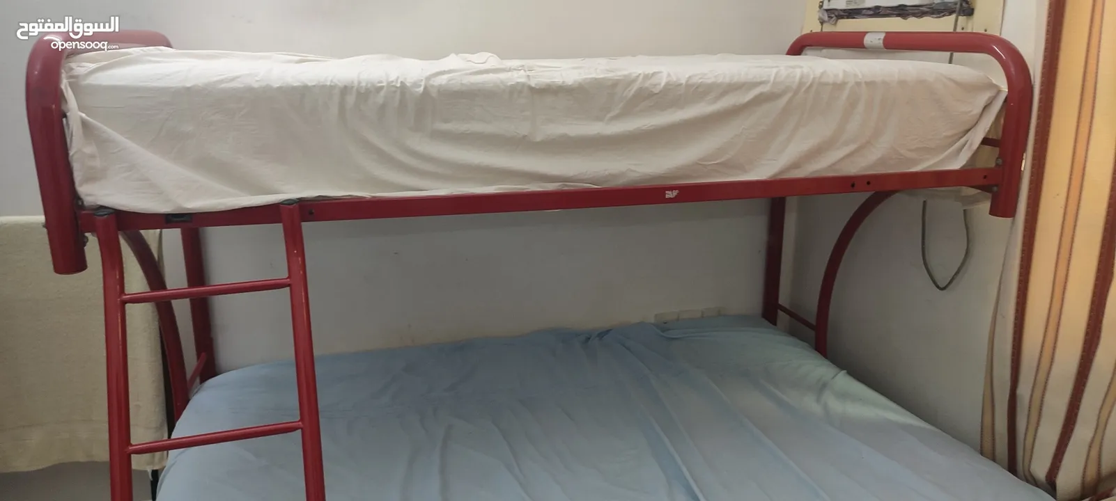 سرير مزدوج متين للبيع