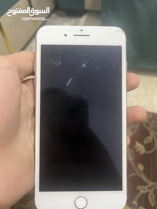 ايفون 8 بلس محتاج شاشه