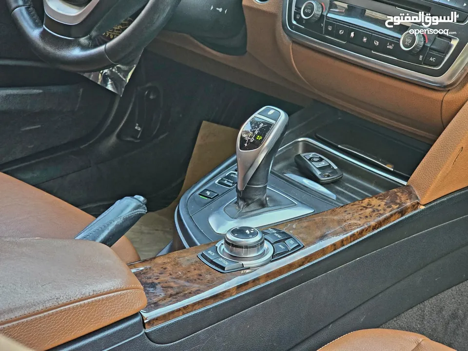 BMW 320i 2012 2000cc Luxury  جميع المواصفات