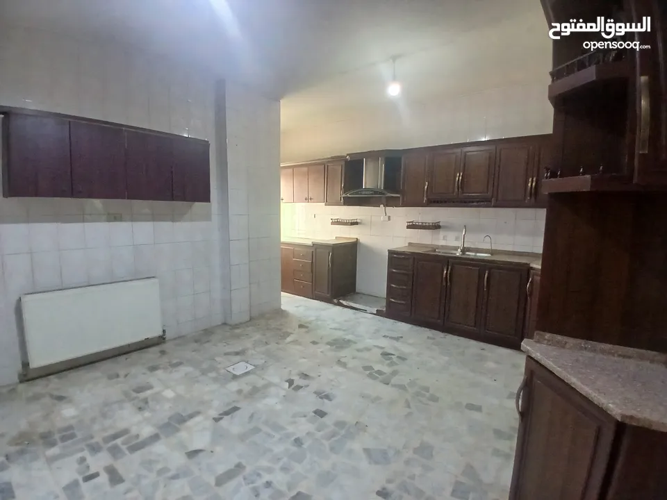 شقه فارغه للإيجار الجبيهه