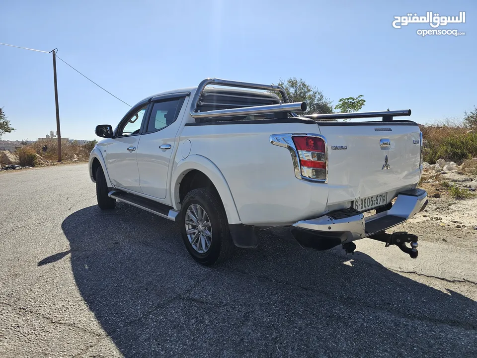 هنتر متسوبيشي L200