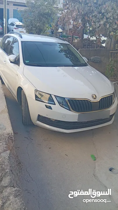 سكودا اوكتافيا ستيشن موديل 2020 لون ابيض