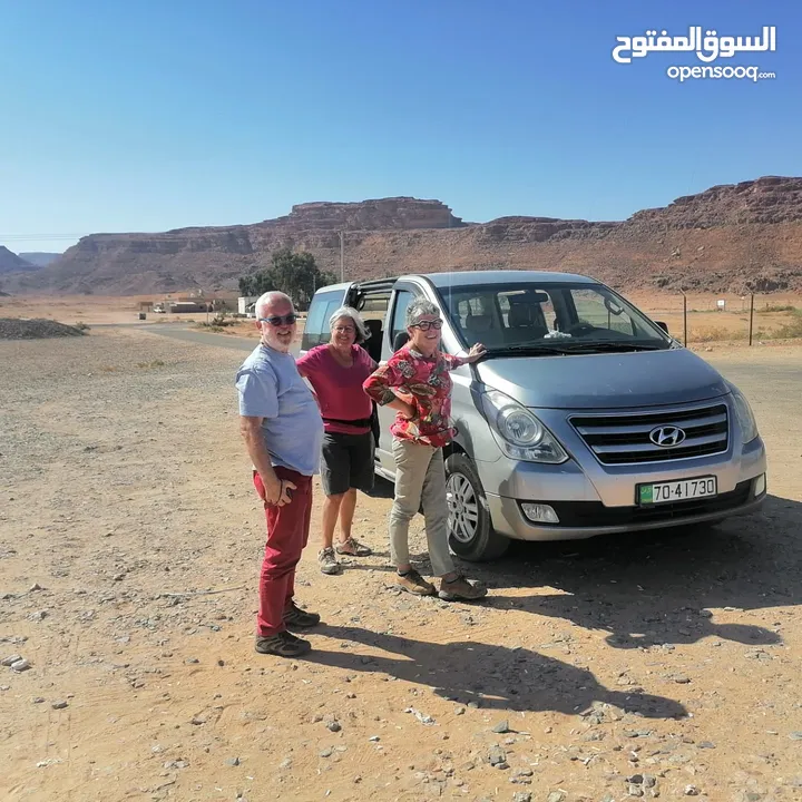 خدمة تأجير وتوصيل الى المطار والجسر باص سياحي