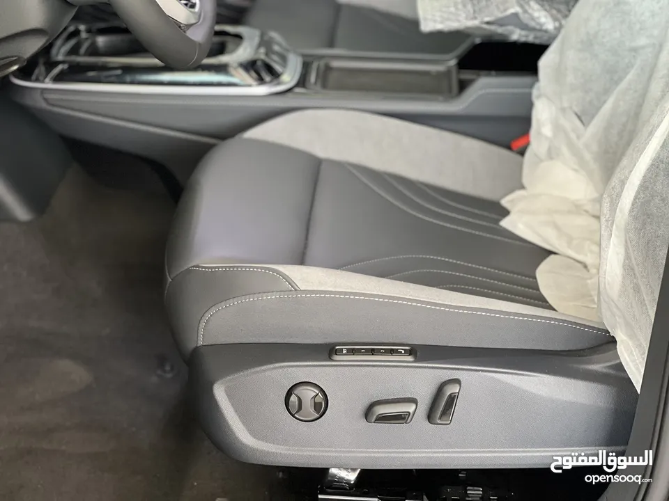 VW ID4 CROZZ PRO 2024 PIANO BLACK أبيضّ لؤلؤي