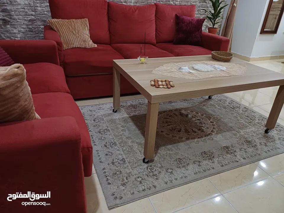 Coffee table from IKEA طاولة غرفة جلوس