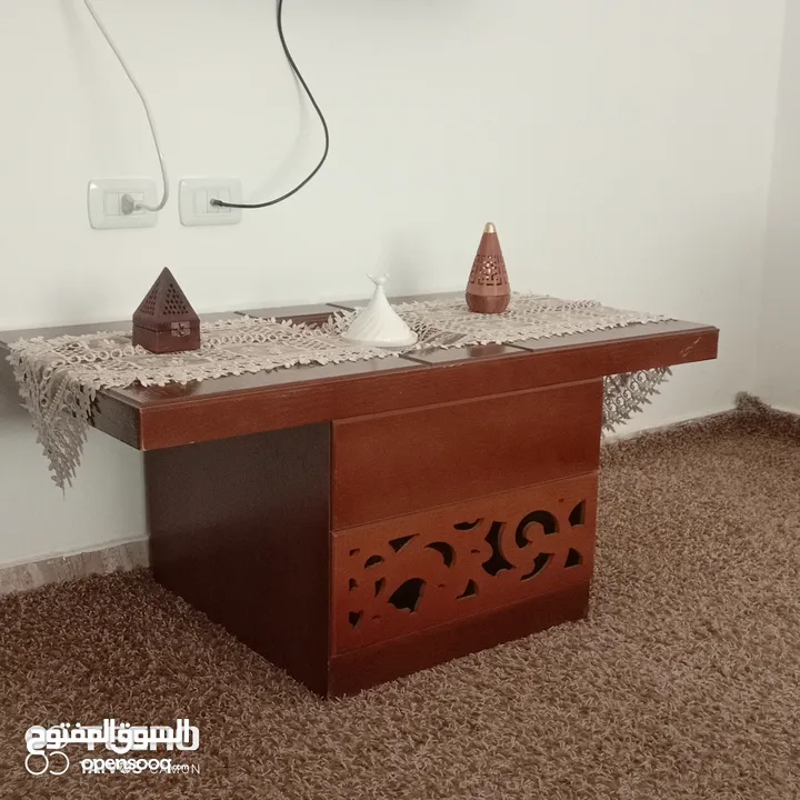 طاولة للبيع