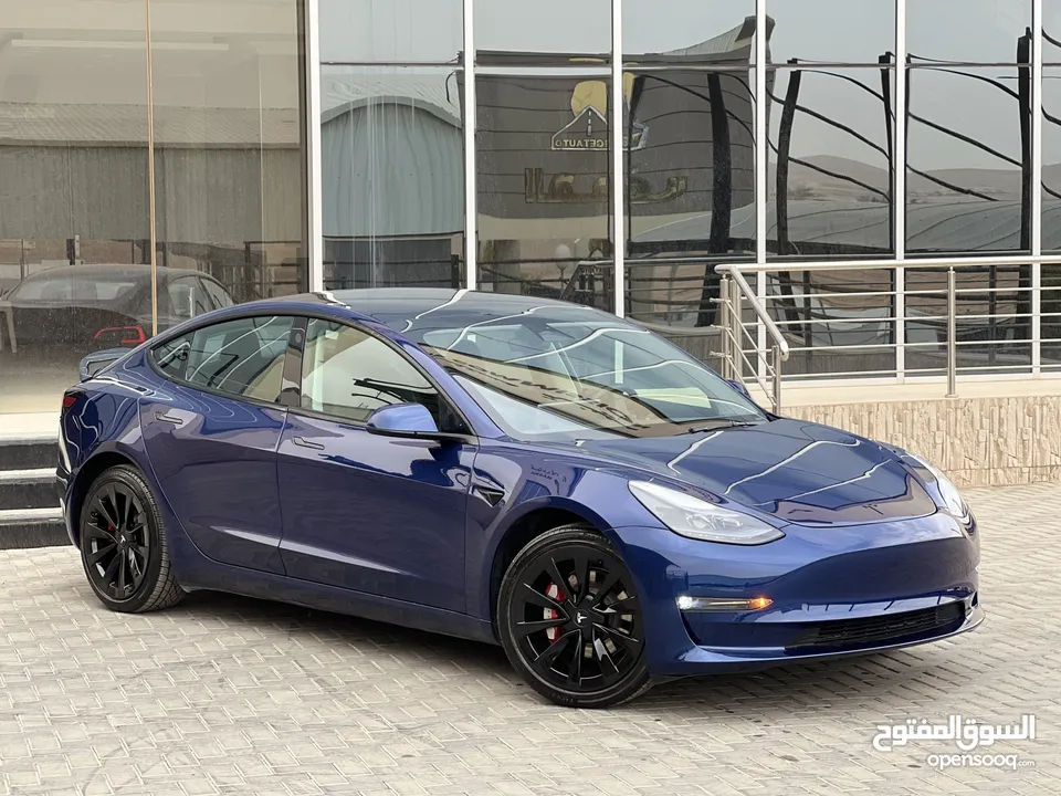 Tesla model 3 2023 فل كامل  تيسلا موديل 3 فحص كامل بسعر مغرري  لون كحلي جنط كبير اصليي  ايرباق اصلي