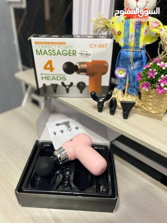 فرد مساج  MASSAGE GUN يحتوي جهاز المساج على 4 رؤوس مختلفة الاستخدام