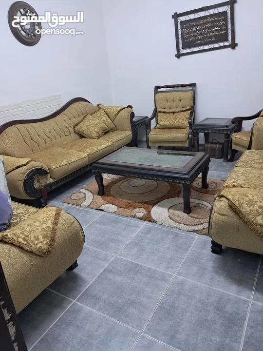 كنب غرفة ضيوف مستعمل