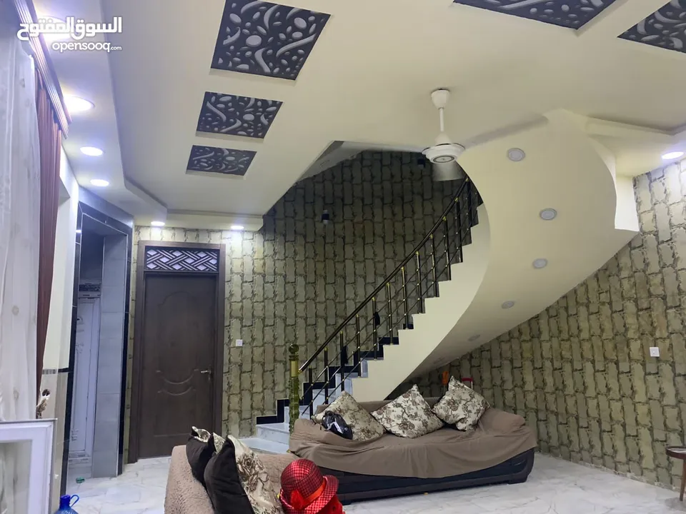 بيت 175 متر حي الحسين للبيع