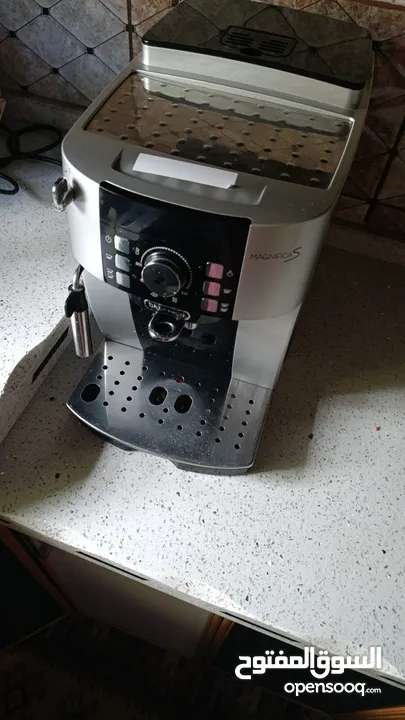 ماكينة قهوة اسبريسو ديلونجي ماجنفكا اس