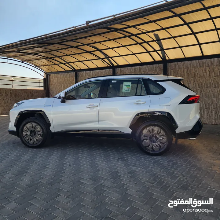 TOYOTA RAV4 XLE HYBRID- BLACK EDITION-2024  تويوتا راف فور4 اكس ال اي هايبرد بلاك اديشن