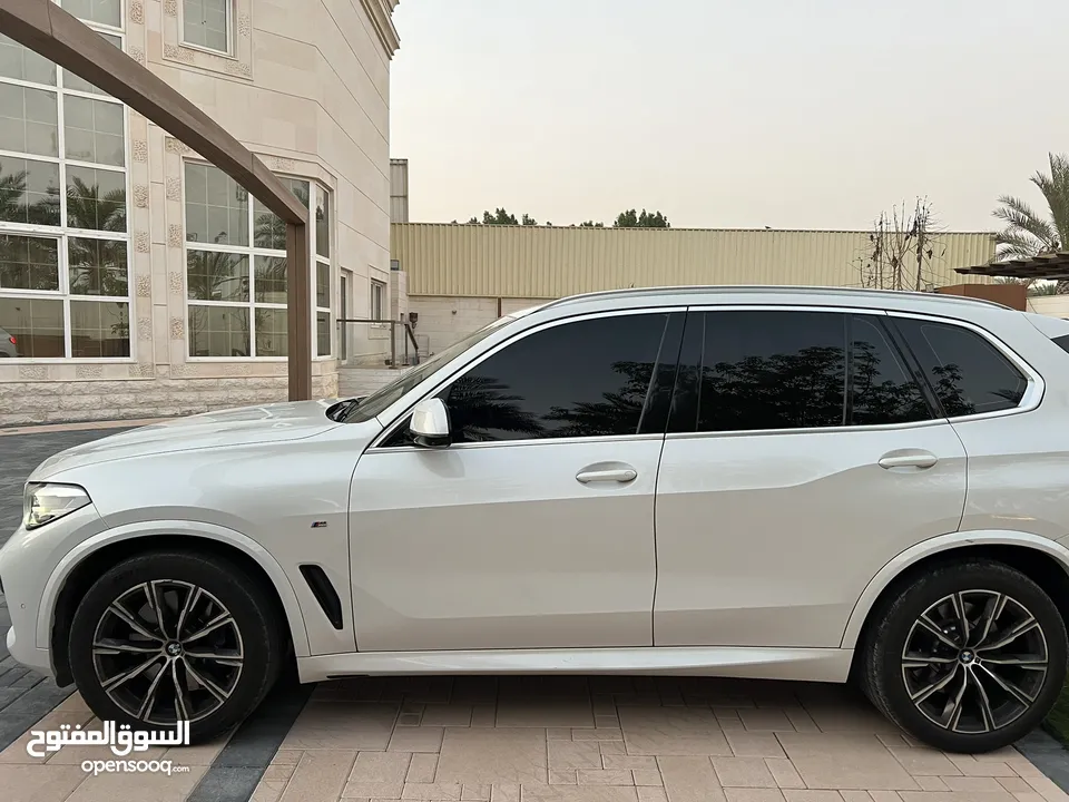 BMW X5 m 4.0i 2020 V6 twin turbo