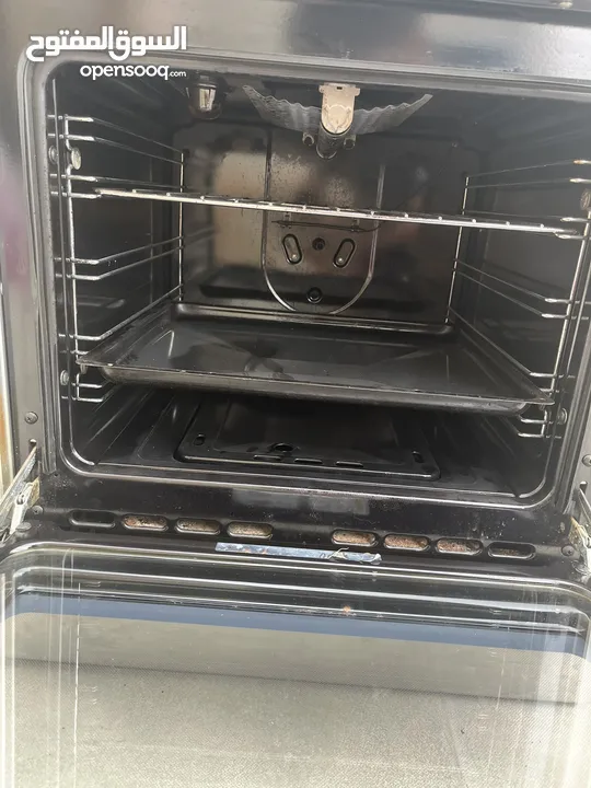 Oven with gas