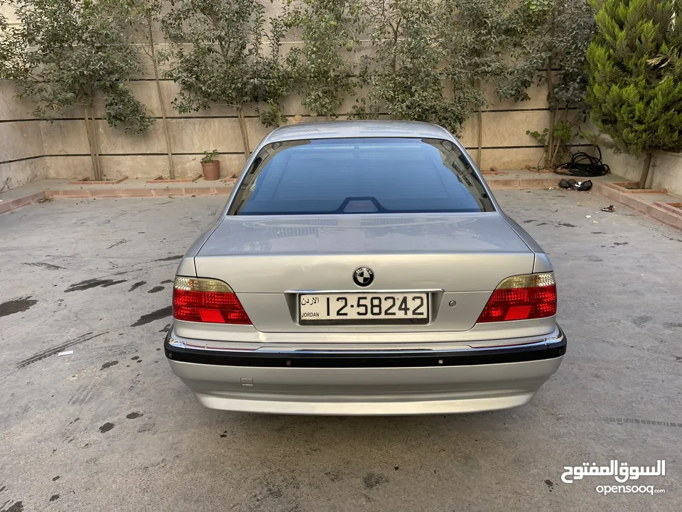 Bmw 740 model 2001