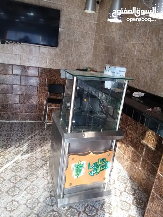 عدد مطعم كامله شبه جديده