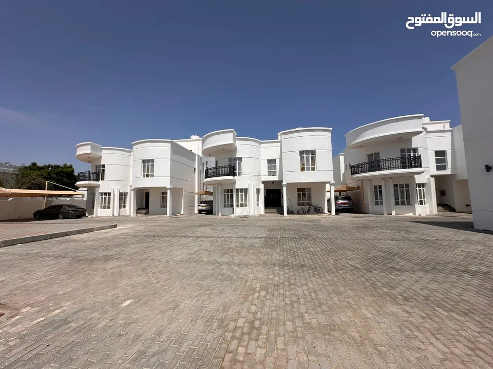 luxury villa in prime location in alqurum