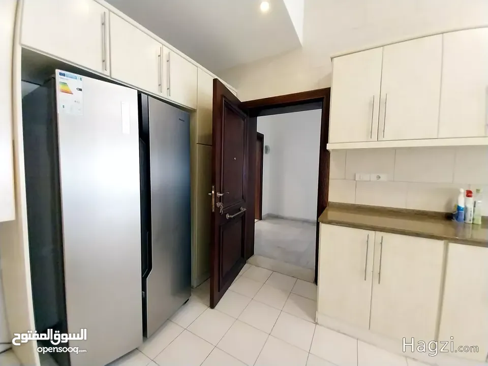 شقة غير مفروشة للإيجار 360م2 ( Property 12671 ) سنوي فقط